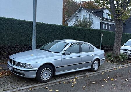 BMW 520i