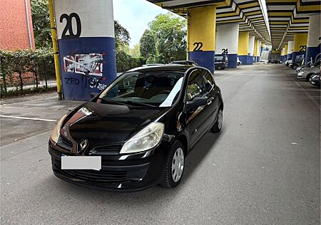 Renault Clio Authentique 1.2 16V 55kW Authentique
