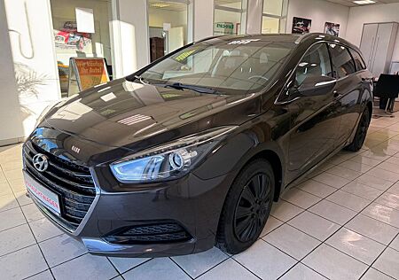 Hyundai i40 cw blue Classic /AHK/8.FACH BEREIFT