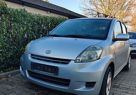 Daihatsu Sirion 1.0 - Inspektion und Tüv Neu