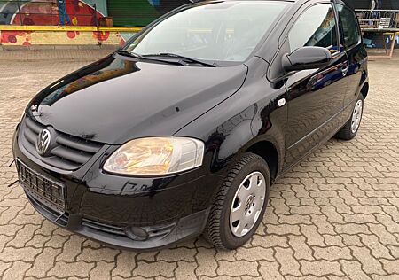 VW Fox Volkswagen 1.2 Scheckheft TÜV NEU 2.Hd 8fach bereift