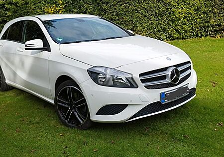 Mercedes-Benz A 180 BlueEFFICIENCY Edition Edition 5,2 l/100km