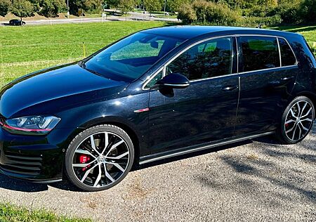 VW Golf Volkswagen 7 GTI Performance DSG DCC DynAudio 19Zoll