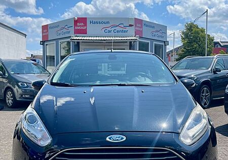 Ford Fiesta Titanium Klimaautomatik 2 x PDC