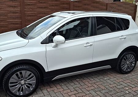 Suzuki SX4 S-Cross 1.6 Pano,Navi,Keyless, 1 Hand