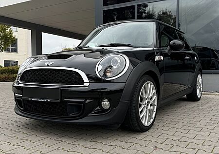 Mini Cooper S *VOLLAUSST.*AUTOMATIK*PANO*LEDER*XENON*