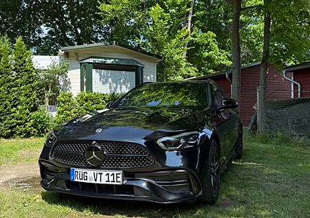 Mercedes-Benz C 300 e T-Modell AMG*MASSAGE*DISTRONIC*AHK*PANO
