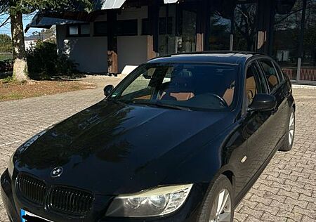 BMW 318i - E90