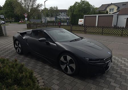 BMW i8 Roadster - schwarz Matt foliert HEADUP DIS.