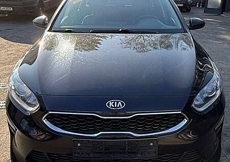 Kia Cee'd / Ceed 1.6 CRDi MHEV 100kW DCT Spirit ...