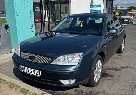Ford Mondeo 2,0 Ghia Ghia
