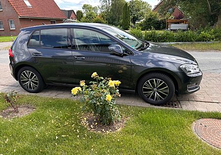 VW Golf Volkswagen 1.2 TSI Klima SHZG BLUEMOTION