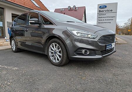 Ford S-Max Titanium