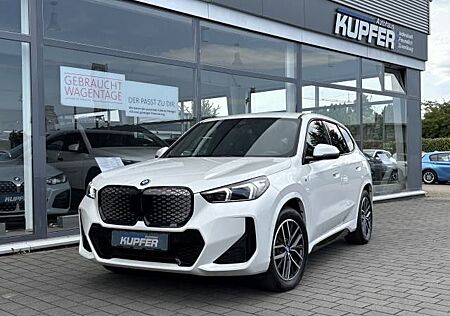 BMW iX1 xDrive30 Sportpaket*AHK*ACC°el.M-Sportsitze