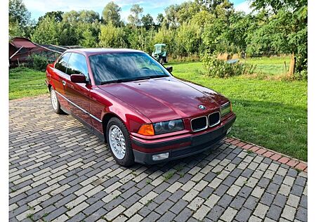 BMW 318iS Coupe