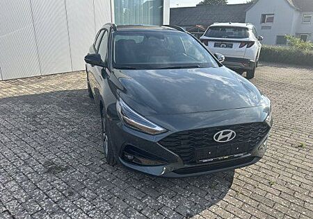 Hyundai i30 cw ADVANTAGE AUTOMATIK !!!