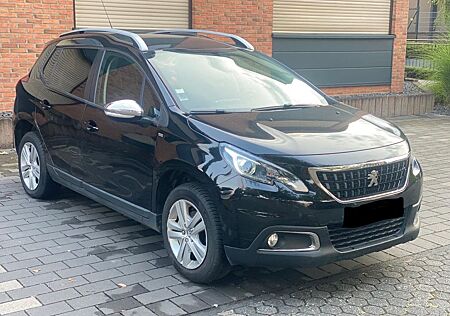 Peugeot 2008 Style PureTech 110 Stop&Start Style Navi
