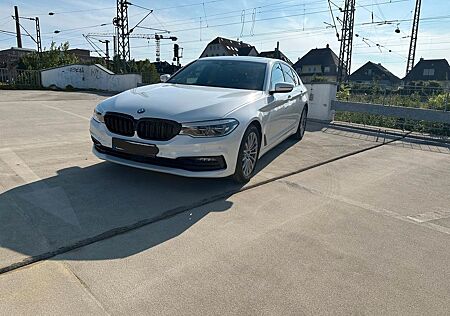 BMW 520d Sport Line HUD AHK Schiebedach 8-Fach