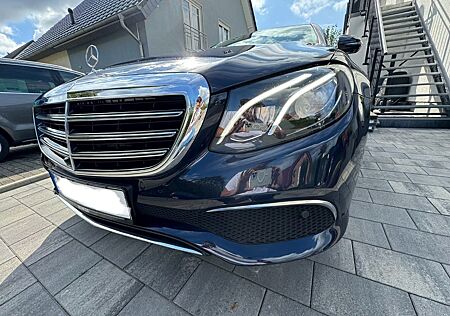 Mercedes-Benz E 200 E200 EXCLUSIVE 360°/Widescreen /19"/Adap. Fhrw.