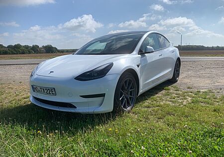 Tesla Model 3 Standard-Reichweite Plus - Hinterrad...