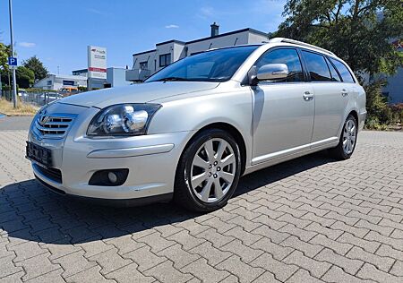 Toyota Avensis Kombi 2.0 Team 1.Hand SHZ Aut. Navi PDC