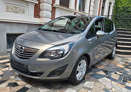 Opel Meriva 1.4 Klimatronik Navi Tempomat Leder TÜV