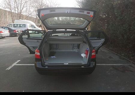 Mercedes-Benz E 220 CDI T BlueEFFICIENCY AVANTGARDE AVANTGARDE