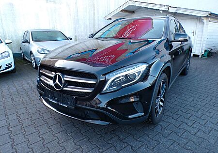 Mercedes-Benz GLA 200 , AUTOMATIK