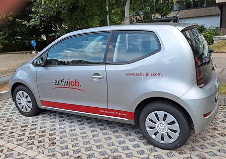 VW Up Volkswagen ! 1.0 44kW - Firmenwagen keine 4000km!!!