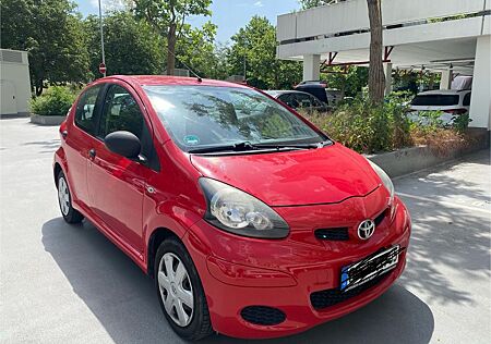 Toyota Aygo (X) Aygo (X) 1,0 Klima Navi Euro 5 tel 01708044052