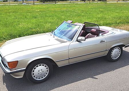 Mercedes-Benz SL 560