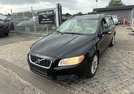 Volvo V70 Kombi Momentum 2.5 T Automatic