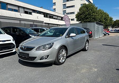 Opel Astra J Sports Tourer Navi/Klima/ wenig KM