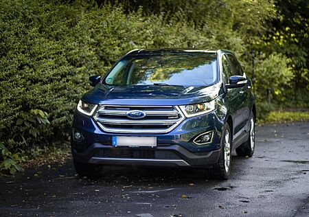 Ford Edge 2,0 l Bi-Turbo Titanium LED PANO AHK STDHZG