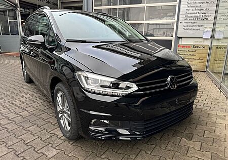 VW Touran Volkswagen Comfortline 1.5 TSI DSG - 7-Sitzer-