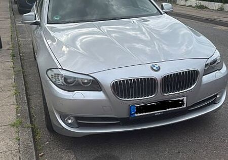 BMW 520d xDrive Touring A -