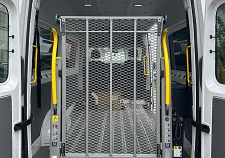 VW Crafter Volkswagen 35 mittellang Hochdach Rollstuhl Rampe
