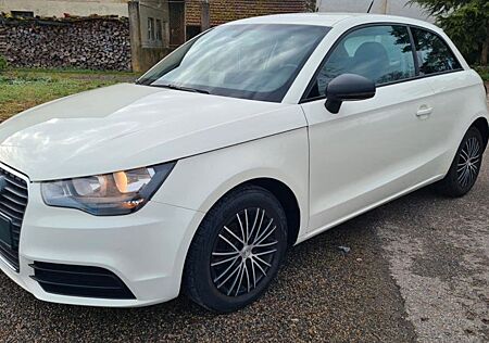 Audi A1 attraction/1.2tsi/Euro5/1.Hand/HU-2026