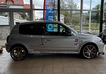 Renault Clio Sport 2.0 16V Sport