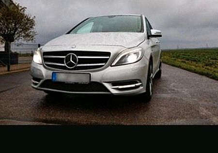 Mercedes-Benz B 180 CDI BlueEFFICIENCY -