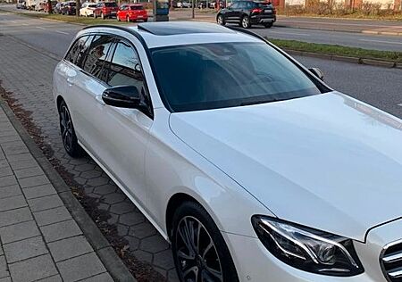 Mercedes-Benz E 220 d T Autom. -