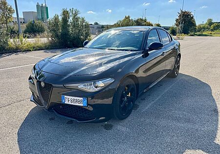 Alfa Romeo Giulia 2.2 Diesel 16V AT8-Q4 Veloce Ti 210PS