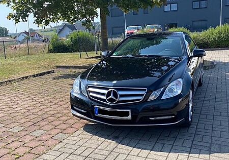 Mercedes-Benz E 250 Coupé BlueEFFICIENCY AVANTGARDE ...
