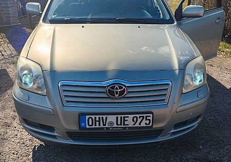 Toyota Avensis Combi Executive 2,2-l-D-CAT Executive