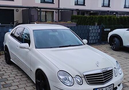 Mercedes-Benz E 350 AMG Paket mit nur 130.000km