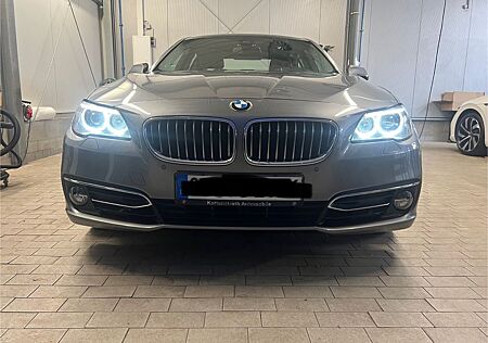 BMW 520d xDrive A Luxury Line Luxury Line