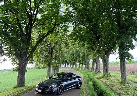 Mercedes-Benz C 63 AMG Mercedes-AMG C 63 S Autom. Mercedes...