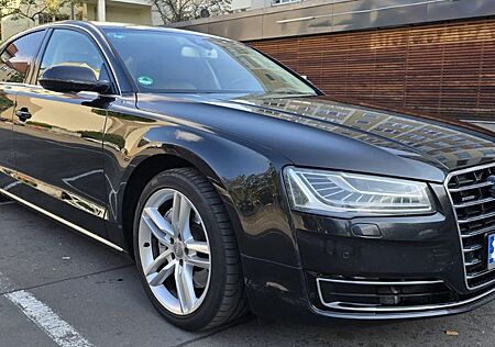 Audi A8 3.0 TDI clean diesel tiptronic quattro -