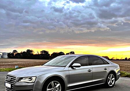 Audi A8 4.2 TDI V8 Vollausstattung Quattro