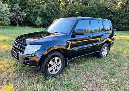 Mitsubishi Pajero 3,2 DI-D Instyle Automatik Instyle